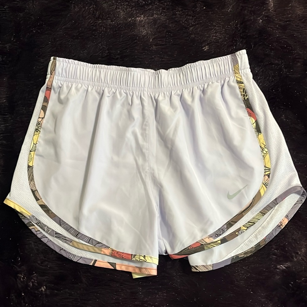 Athletic shorts - Picture 1 of 4